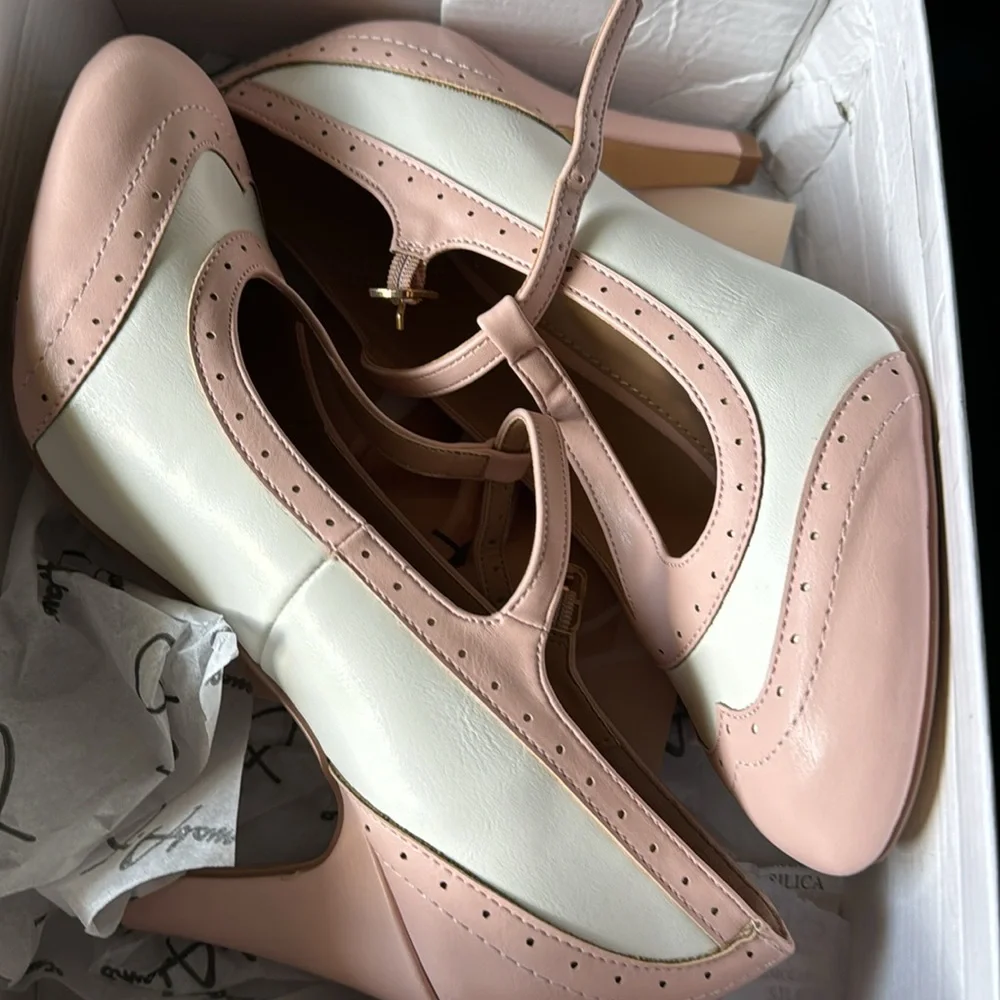 Heels - Picture 3 of 5